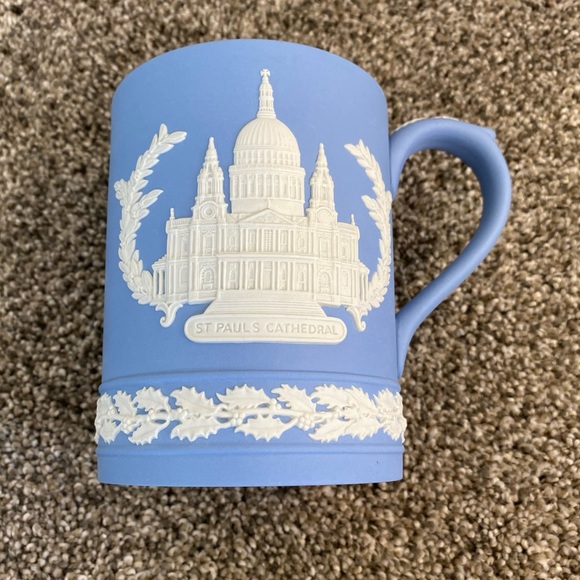 Vintage Jasperware Christmas Mug by Wedgwood circa 1972 - Picture 2 of 11